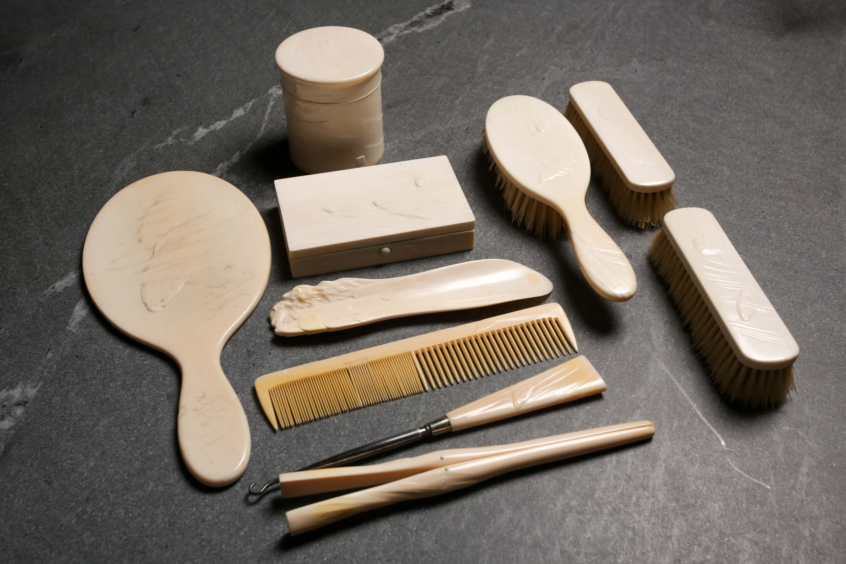 Japanese ivory dressing table set